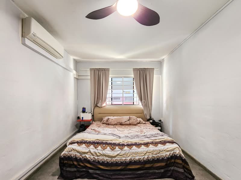 447 Jurong West Street 42, 447 Jurong West Street 42, 3 Bedrooms, 1,109 sqft, HDB Flat For Sale, by Aiman Roza, 500194281 - Bedroom - PropertyGuru.com.sg