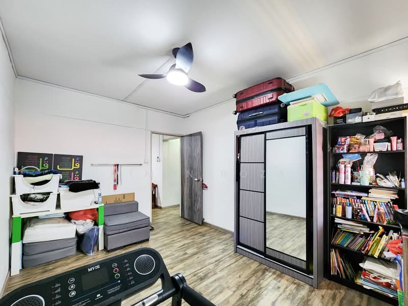 447 Jurong West Street 42, 447 Jurong West Street 42, 3 Bedrooms, 1,109 sqft, HDB Flat For Sale, by Aiman Roza, 500194281 - Bedroom - PropertyGuru.com.sg