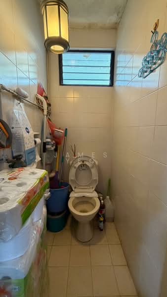 168 Stirling Road, 168 Stirling Road, 2 Bedrooms, 646 sqft, HDB Flat For Sale, by James Yeo, 500194290 - Bathroom - PropertyGuru.com.sg