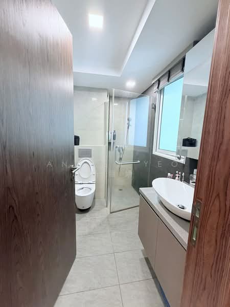 Suites at Orchard, 38 Handy Road, 2 Bedrooms, 549 sqft, Condominium For Sale, by Anthea Yeo 杨丽娇, 500194291 - Bathroom - PropertyGuru.com.sg