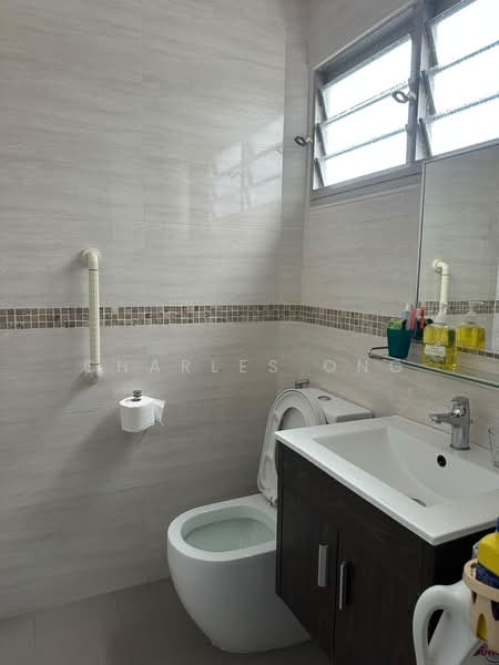 820 Woodlands Street 82, 820 Woodlands Street 82, Room Rental, 110 sqft, HDB Flat For Rent, by Charles Ong, 500194295 - Bathroom - PropertyGuru.com.sg