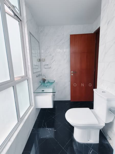 Sommerville Loft, 7 Sommerville Walk, 3 Bedrooms, 1,216 sqft, Condominium For Sale, by Eddie Leong, 500194303 - Bathroom - PropertyGuru.com.sg