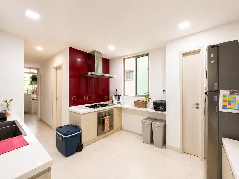 Maple Woods, 987 Bukit Timah Road, 4 Bedrooms, 1,787 sqft, Condominium For Rent, by Myron Pang Kian Hann, 500194305 - Kitchen - PropertyGuru.com.sg