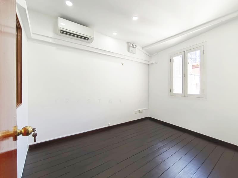 No GST | Petite All-White Shophouse with High Pitched Ceiling, Tras Street Tanjong Pagar Road Amoy Street, Chinatown / Tanjong Pagar, 722 sqft, Shop / Shophouse For Rent, by Krystal Khor, 500194307 - Interior - CommercialGuru.com.sg