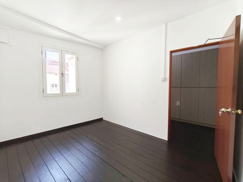 No GST | Petite All-White Shophouse with High Pitched Ceiling, Tras Street Tanjong Pagar Road Amoy Street, Chinatown / Tanjong Pagar, 722 sqft, Shop / Shophouse For Rent, by Krystal Khor, 500194307 - Interior - CommercialGuru.com.sg