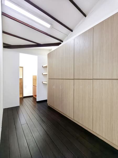 No GST | Petite All-White Shophouse with High Pitched Ceiling, Tras Street Tanjong Pagar Road Amoy Street, Chinatown / Tanjong Pagar, 722 sqft, Shop / Shophouse For Rent, by Krystal Khor, 500194307 - Interior - CommercialGuru.com.sg