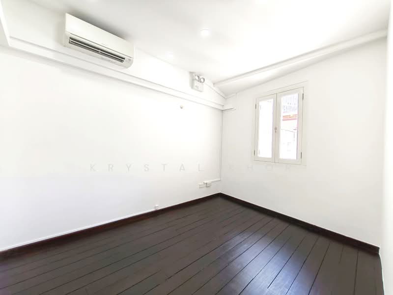 No GST | Petite All-White Shophouse with High Pitched Ceiling, Tras Street Tanjong Pagar Road Amoy Street, Chinatown / Tanjong Pagar, 722 sqft, Shop / Shophouse For Rent, by Krystal Khor, 500194307 - Interior - CommercialGuru.com.sg