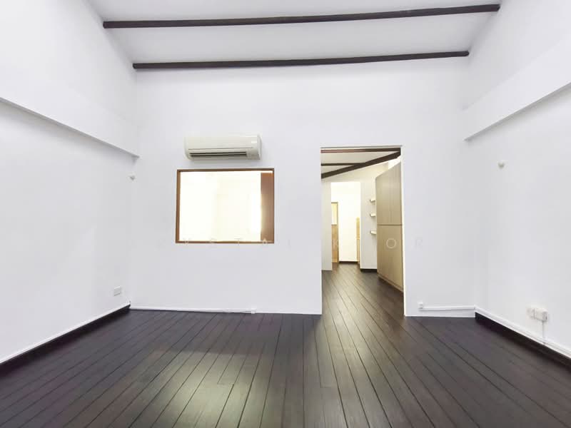 No GST | Petite All-White Shophouse with High Pitched Ceiling, Tras Street Tanjong Pagar Road Amoy Street, Chinatown / Tanjong Pagar, 722 sqft, Shop / Shophouse For Rent, by Krystal Khor, 500194307 - Interior - CommercialGuru.com.sg