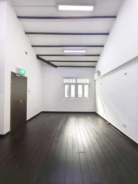 No GST | Petite All-White Shophouse with High Pitched Ceiling, Tras Street Tanjong Pagar Road Amoy Street, Chinatown / Tanjong Pagar, 722 sqft, Shop / Shophouse For Rent, by Krystal Khor, 500194307 - Interior - CommercialGuru.com.sg