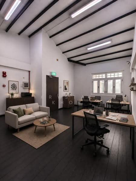 No GST | Petite All-White Shophouse with High Pitched Ceiling, Tras Street Tanjong Pagar Road Amoy Street, Chinatown / Tanjong Pagar, 722 sqft, Shop / Shophouse For Rent, by Krystal Khor, 500194307 - Interior - CommercialGuru.com.sg