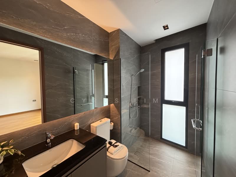 Jalan Sankam, , 5 Bedrooms, 4,834 sqft, Terraced House For Sale, by Cyrus Lim, 500194311 - Bathroom - PropertyGuru.com.sg