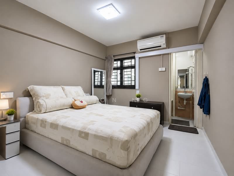 319 Ang Mo Kio Avenue 1, 319 Ang Mo Kio Avenue 1, 2 Bedrooms, 786 sqft, HDB Flat For Sale, by Evon Ng, 500194325 - Master Ensuite - PropertyGuru.com.sg