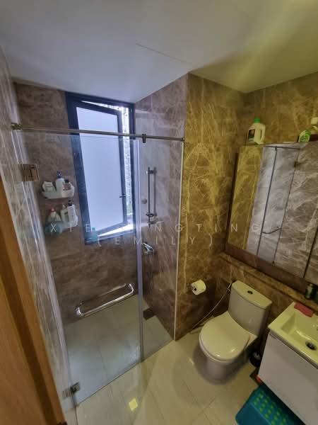 Boathouse Residences, 33 Upper Serangoon View, Room Rental, 120 sqft, Condominium For Rent, by Xie TingTing (Emily), 500194339 - Bathroom - PropertyGuru.com.sg