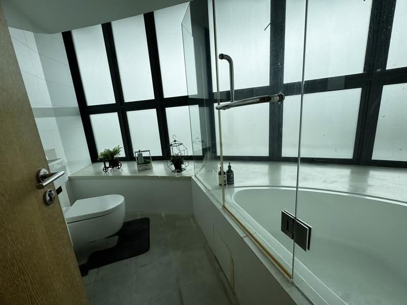 One Oxley Rise, 1 Oxley Rise, Orchard / River Valley, 2 Bedrooms, 1,108 sqft, Apartment For Rent, by Yenny Adell, 500194343 - Bathroom - PropertyGuru.com.sg