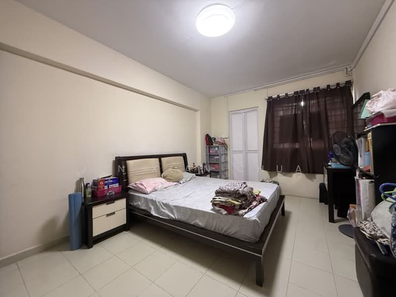 877 Tampines Street 84, 877 Tampines Street 84, 3 Bedrooms, 1,200 sqft, HDB Flat For Rent, by Jun Xian Chua, 500194348 - Bedroom - PropertyGuru.com.sg