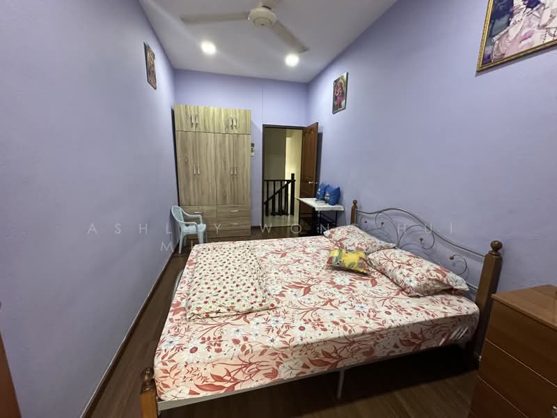 Star Buy 2 Storey Terrace @ Jalan Manis/Jalan Semerbak/St Michael, Jalan Manis/St Michael's Road, 4 Bedrooms, 2,000 sqft, Terraced House For Sale, by Ashley Wong Hui Min (黄鏸慜), 500194358 - Bedroom - PropertyGuru.com.sg