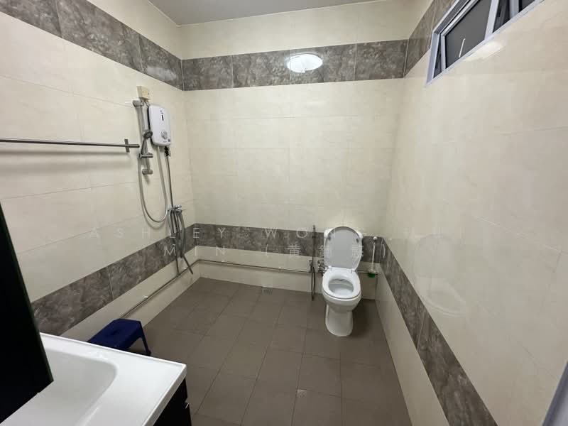 Star Buy 2 Storey Terrace @ Jalan Manis/Jalan Semerbak/St Michael, Jalan Manis/St Michael's Road, 4 Bedrooms, 2,000 sqft, Terraced House For Sale, by Ashley Wong Hui Min (黄鏸慜), 500194358 - Bathroom - PropertyGuru.com.sg