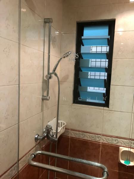 The Anchorage, 370E Alexandra Road, 2 Bedrooms, 1,184 sqft, Condominium For Rent, by Kelvin Chin, 500194368 - Bathroom - PropertyGuru.com.sg