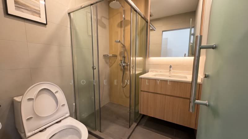 🌟Good entry price for D10🌟1km to Henry Park Pri🌟Renovated 2 Storey Terrace☎️Joleen 8686~9040, Tanglin / Holland / Bukit Timah, 3 Bedrooms, 2,500 sqft, Terraced House For Sale, by Joleen Lye, 500194374 - Bathroom - PropertyGuru.com.sg