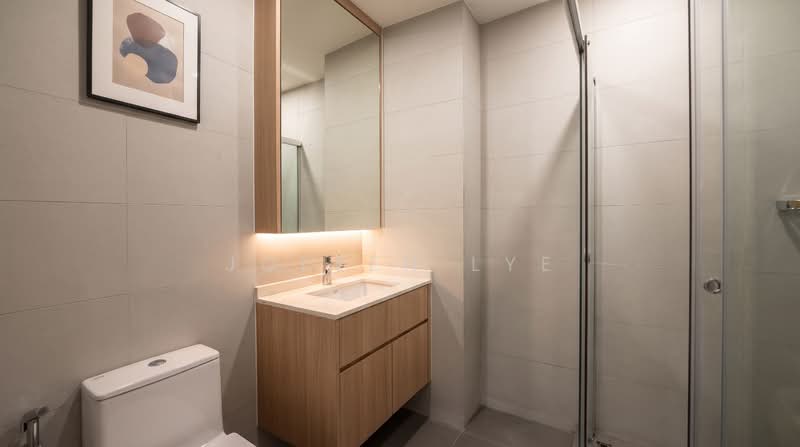 🌟Good entry price for D10🌟1km to Henry Park Pri🌟Renovated 2 Storey Terrace☎️Joleen 8686~9040, Tanglin / Holland / Bukit Timah, 3 Bedrooms, 2,500 sqft, Terraced House For Sale, by Joleen Lye, 500194374 - Bathroom - PropertyGuru.com.sg