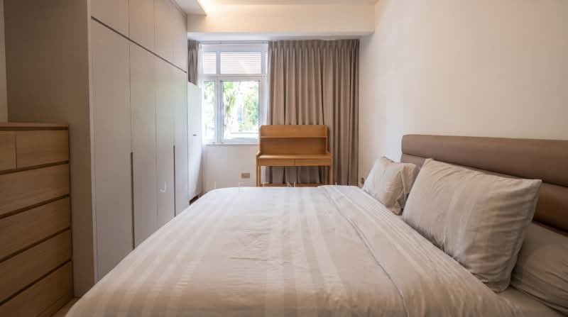 🌟Good entry price for D10🌟1km to Henry Park Pri🌟Renovated 2 Storey Terrace☎️Joleen 8686~9040, Tanglin / Holland / Bukit Timah, 3 Bedrooms, 2,500 sqft, Terraced House For Sale, by Joleen Lye, 500194374 - Bedroom - PropertyGuru.com.sg