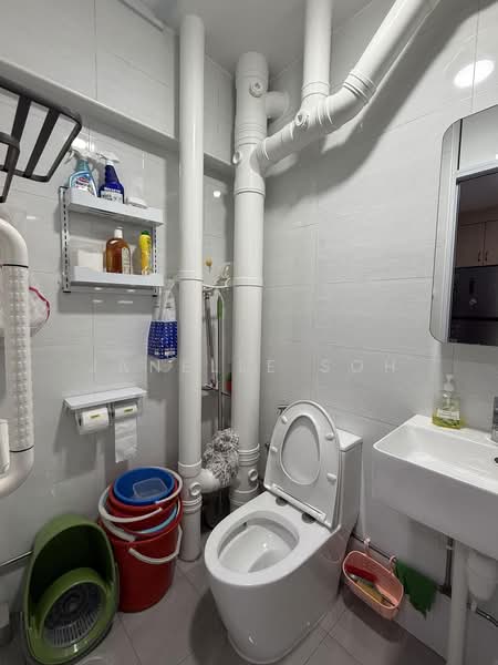 423 Fajar Road, 423 Fajar Road, Room Rental, 100 sqft, HDB Flat For Rent, by Janelle Soh, 500194380 - Bathroom - PropertyGuru.com.sg