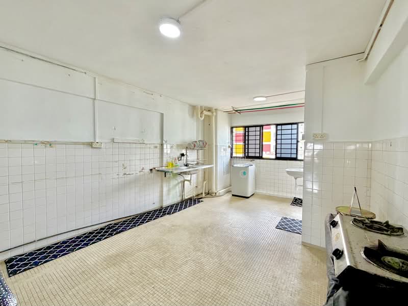 411 Pandan Gardens, 411 Pandan Gardens, 2 Bedrooms, 775 sqft, HDB Flat For Sale, by Aiman Roza, 500194384 - Kitchen - PropertyGuru.com.sg