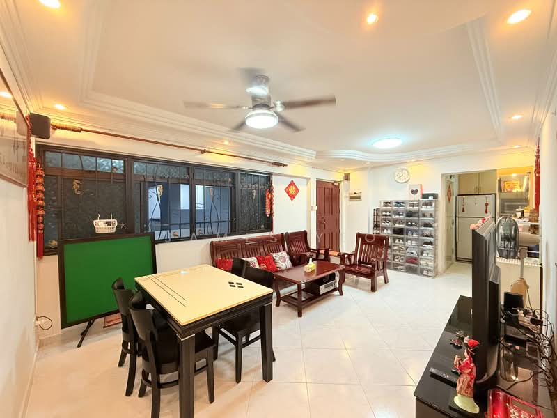 689A Choa Chu Kang Drive, 689A Choa Chu Kang Drive, 3 Bedrooms, 969 sqft, HDB Flat For Sale, by James Yeo, 500194385 - Living Room - PropertyGuru.com.sg