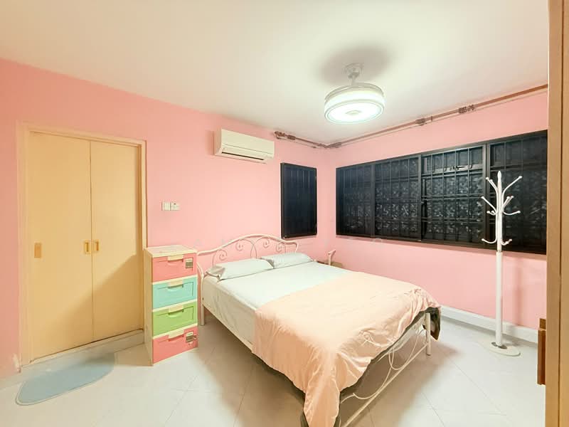 689A Choa Chu Kang Drive, 689A Choa Chu Kang Drive, 3 Bedrooms, 969 sqft, HDB Flat For Sale, by James Yeo, 500194385 - Bedroom - PropertyGuru.com.sg