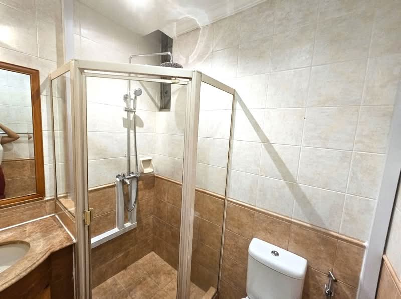 Banyan Condo, 1 Chwee Chian Road, Buona Vista / West Coast / Clementi New Town, 3 Bedrooms, 1,873 sqft, Condominium For Rent, by Ruth Ng, 500194392 - Bathroom - PropertyGuru.com.sg