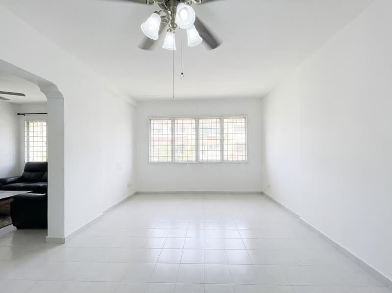 236 Choa Chu Kang Central, 236 Choa Chu Kang Central, 3 Bedrooms, 1,313 sqft, HDB Flat For Sale, by S Shahlan, 500194398 - Living Room - PropertyGuru.com.sg