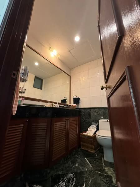 Fifth Avenue Condominium, 2 Fifth Avenue, 2 Bedrooms, 1,033 sqft, Condominium For Rent, by Tay Iris, 500194403 - Bathroom - PropertyGuru.com.sg