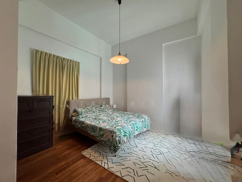 Fifth Avenue Condominium, 2 Fifth Avenue, 2 Bedrooms, 1,033 sqft, Condominium For Rent, by Tay Iris, 500194403 - Bedroom - PropertyGuru.com.sg
