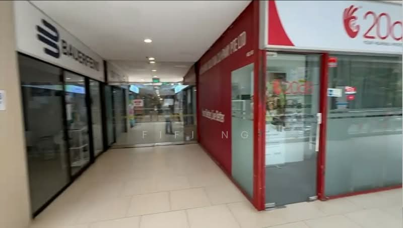 Lucky Plaza, 304 Orchard Road, 226 sqft, Mall Shop For Rent, by FiFi Ng, 500194424 - Corridor - CommercialGuru.com.sg