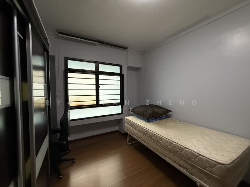 669C Jurong West Street 64, 669C Jurong West Street 64, 3 Bedrooms, 1,399 sqft, HDB Flat For Sale, by Ryan Tan Zheng Jie, 500194428 - Bedroom - PropertyGuru.com.sg