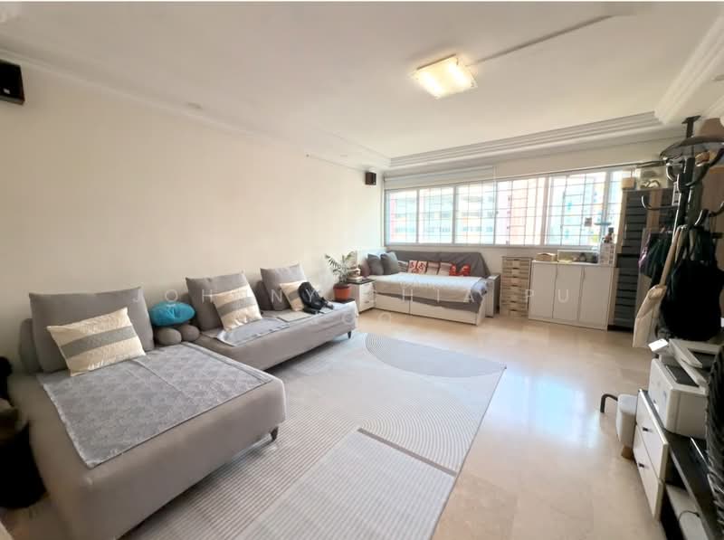 448 Jurong West Street 42, 448 Jurong West Street 42, 3 Bedrooms, 1,109 sqft, HDB Flat For Sale, by Johnny Chia Pu Joo, 500194437 - Living Room - PropertyGuru.com.sg