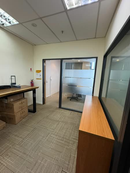 Tradehub 21, 26 Boon Lay Way, 7,470 sqft, Light Industrial (B1) For Sale, by Ben Chew, 500194445 - Interior - CommercialGuru.com.sg