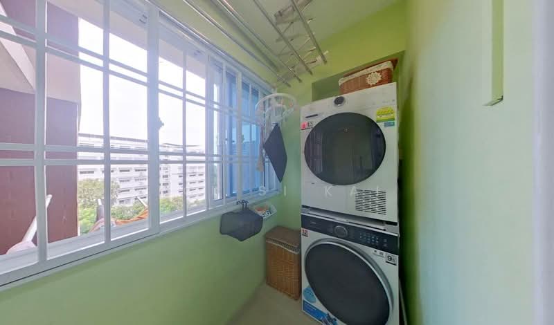 645 Jalan Tenaga, 645 Jalan Tenaga, 3 Bedrooms, 1,313 sqft, HDB Flat For Sale, by KOH SI KAI, 500194458 - Balcony - PropertyGuru.com.sg