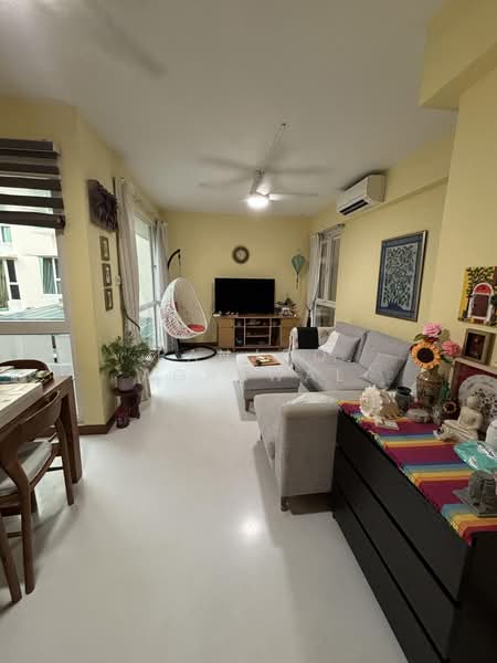 Savannah Condopark, 37 Simei Rise, 3 Bedrooms, 1,205 sqft, Condominium For Rent, by Ranjoo Agrawal, 500194475 - Living Room - PropertyGuru.com.sg