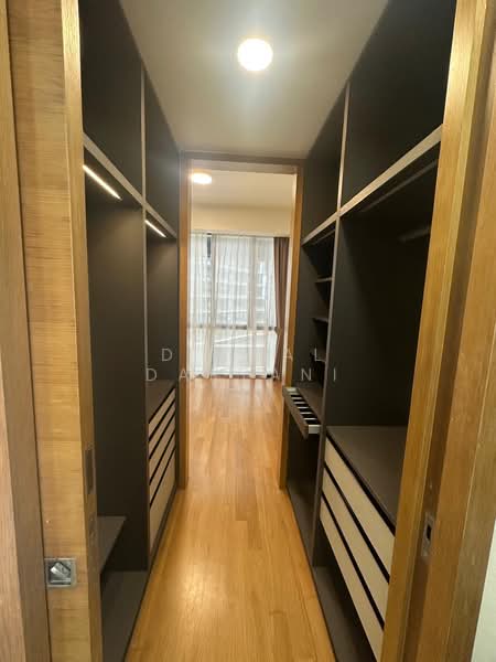 Marina One Residences, 21 Marina Way, 1 Bedroom, 700 sqft, Condominium For Sale, by Dimpal Daryani, 500194491 - Wardrobe - PropertyGuru.com.sg