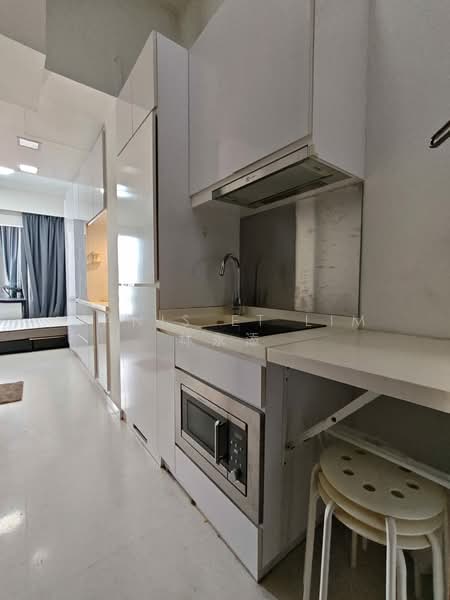 #1 Loft, 1 Lorong 24 Geylang, 1 Bedroom, 198 sqft, Apartment For Rent, by Danis ET Lim 林永添, 500194494 - Kitchen - PropertyGuru.com.sg