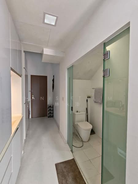 #1 Loft, 1 Lorong 24 Geylang, 1 Bedroom, 198 sqft, Apartment For Rent, by Danis ET Lim 林永添, 500194494 - Corridor - PropertyGuru.com.sg