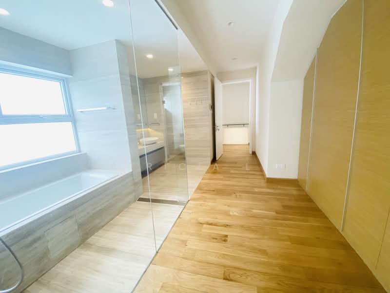10 min Walk To Bayshore MRT, Riviera Drive, 6 Bedrooms, 7,800 sqft, Detached House For Sale, by Patricia Lim, 500194512 - Bathroom - PropertyGuru.com.sg