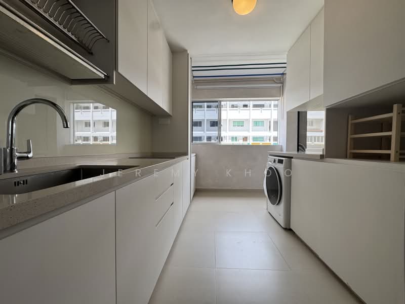 166 Bedok South Avenue 3, 166 Bedok South Avenue 3, 3 Bedrooms, 893 sqft, HDB Flat For Rent, by Jeremy Khoo, 500194531 - Kitchen - PropertyGuru.com.sg