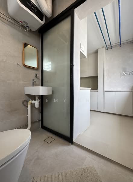 166 Bedok South Avenue 3, 166 Bedok South Avenue 3, 3 Bedrooms, 893 sqft, HDB Flat For Rent, by Jeremy Khoo, 500194531 - Bathroom - PropertyGuru.com.sg