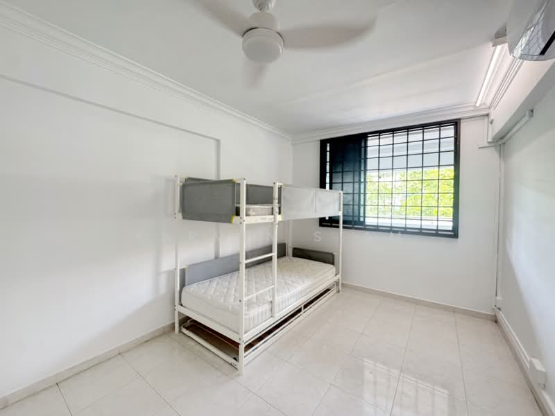323 Bukit Batok Street 33, 323 Bukit Batok Street 33, 2 Bedrooms, 689 sqft, HDB Flat For Rent, by Karmen Seam, 500194552 - Bedroom - PropertyGuru.com.sg