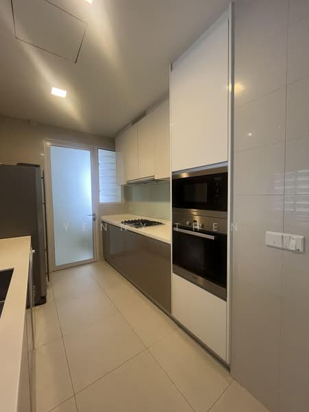 d'Leedon (Former Farrer Court), 5 Leedon Heights, 4 Bedrooms, 1,711 sqft, Condominium For Sale, by Yenny Then, 500194578 - Kitchen - PropertyGuru.com.sg
