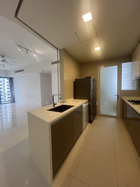 d'Leedon (Former Farrer Court), 5 Leedon Heights, 4 Bedrooms, 1,711 sqft, Condominium For Sale, by Yenny Then, 500194578 - Kitchen - PropertyGuru.com.sg