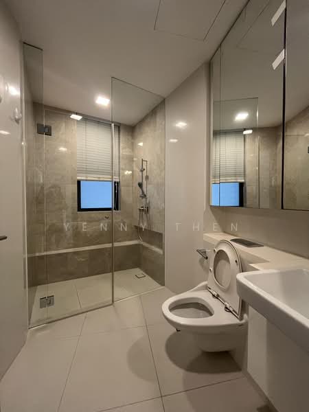 d'Leedon (Former Farrer Court), 5 Leedon Heights, 4 Bedrooms, 1,711 sqft, Condominium For Sale, by Yenny Then, 500194578 - Bathroom - PropertyGuru.com.sg