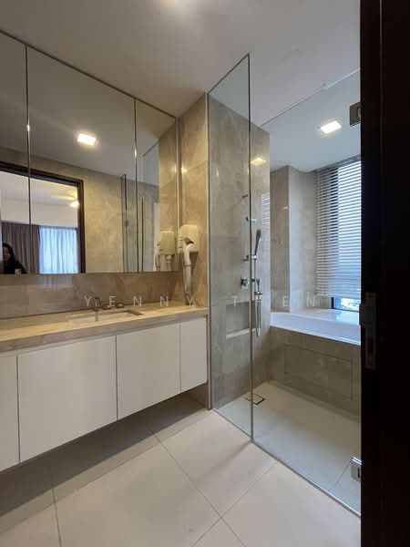 d'Leedon (Former Farrer Court), 5 Leedon Heights, 4 Bedrooms, 1,711 sqft, Condominium For Sale, by Yenny Then, 500194578 - Bathroom - PropertyGuru.com.sg
